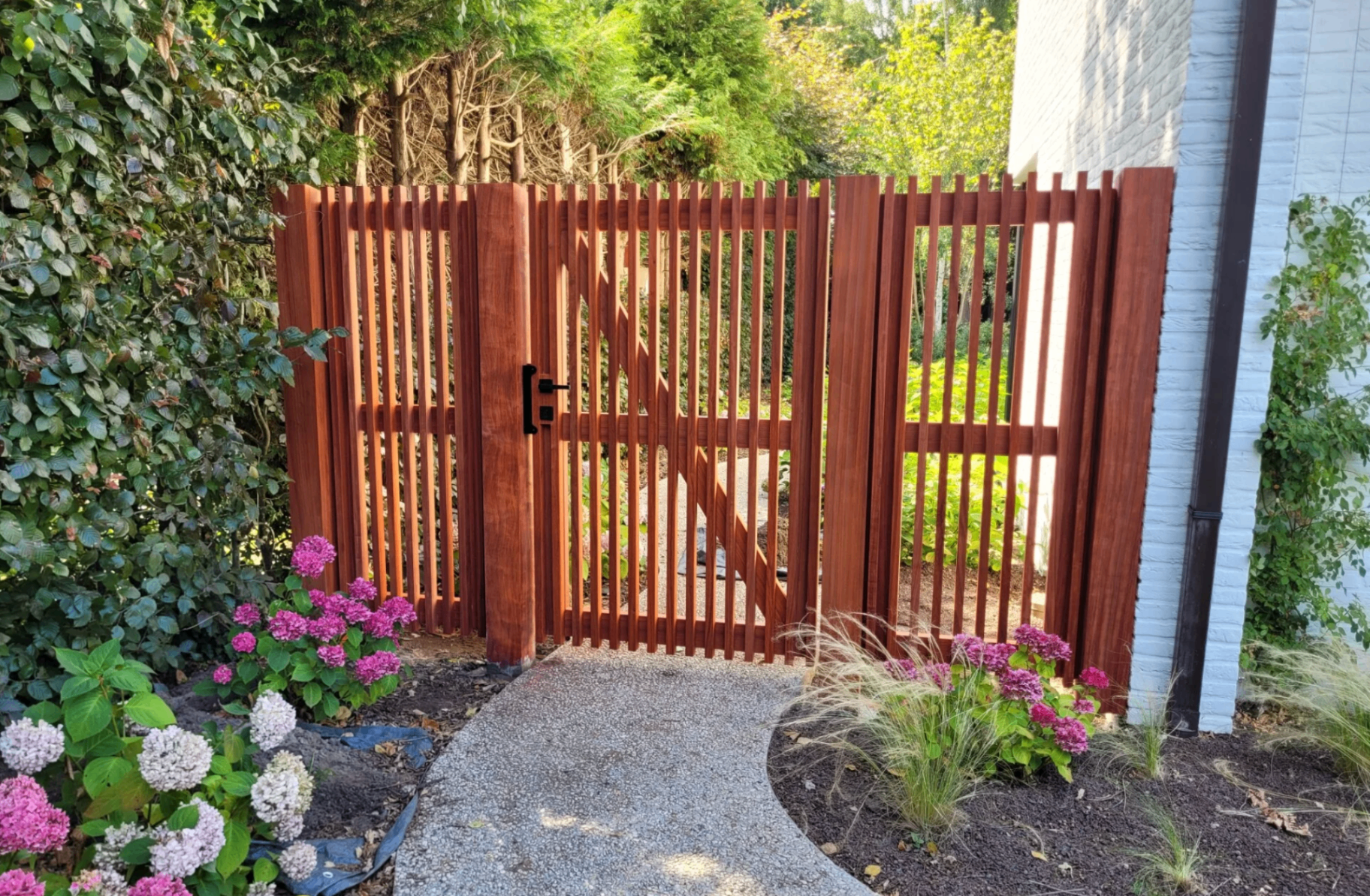 Tuinpoort padouk modern